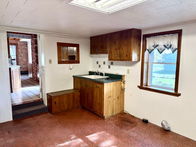 10519 US-9, Champlain, NY 12919