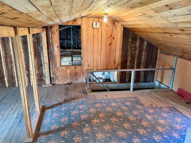 10519 US-9, Champlain, NY 12919