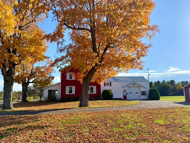 10519 US-9, Champlain, NY 12919