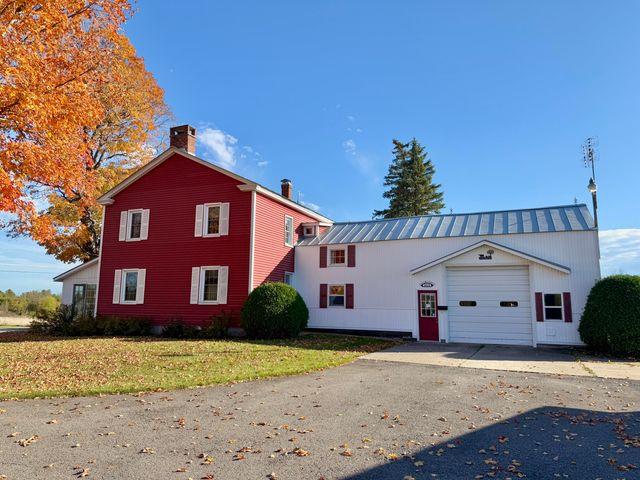10519 US-9, Champlain, NY 12919