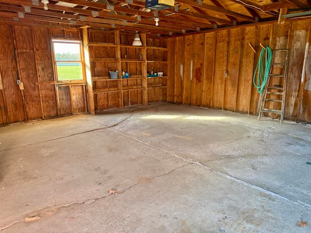 10519 US-9, Champlain, NY 12919