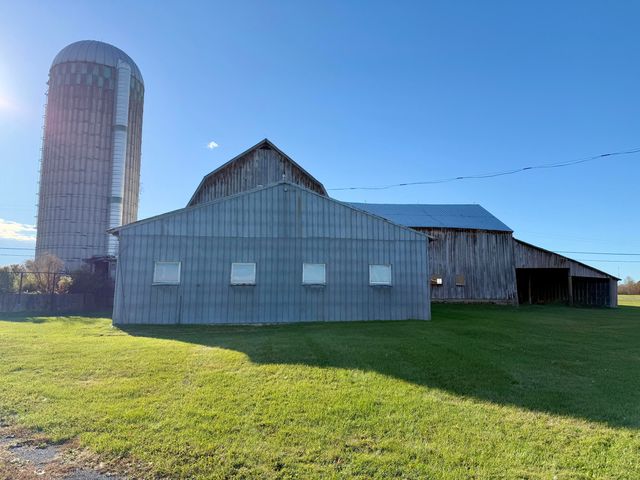 10519 US-9, Champlain, NY 12919