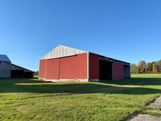 10519 US-9, Champlain, NY 12919