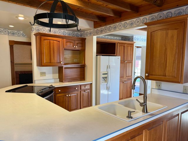 10519 US-9, Champlain, NY 12919