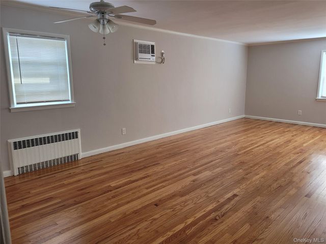 20 Edmund Street 2, Lynbrook, NY 11563