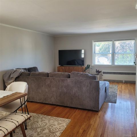 20 Edmund Street 2, Lynbrook, NY 11563