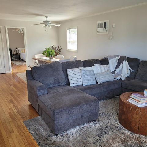 20 Edmund Street 2, Lynbrook, NY 11563