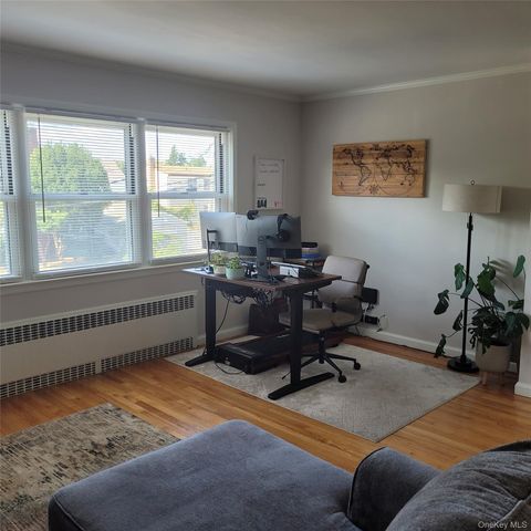 20 Edmund Street 2, Lynbrook, NY 11563