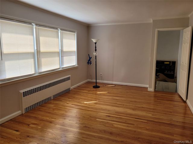 20 Edmund Street 2, Lynbrook, NY 11563