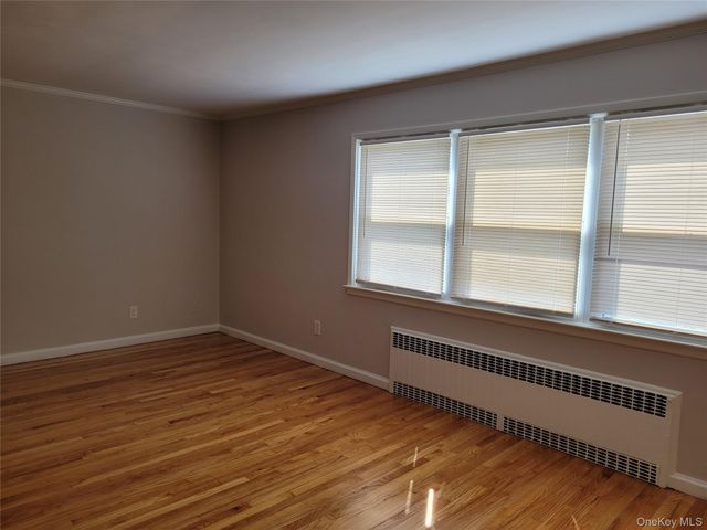 20 Edmund Street 2, Lynbrook, NY 11563