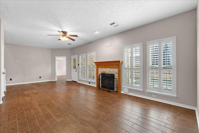 1006 Chesterwood Drive, Pearland, TX 77581