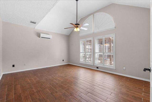 1006 Chesterwood Drive, Pearland, TX 77581