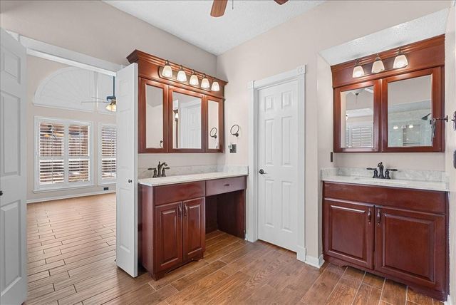 1006 Chesterwood Drive, Pearland, TX 77581