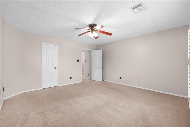 1006 Chesterwood Drive, Pearland, TX 77581