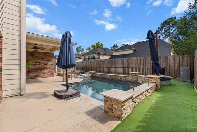 1006 Chesterwood Drive, Pearland, TX 77581