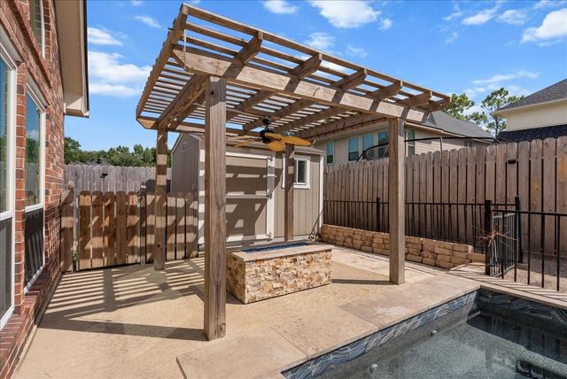 1006 Chesterwood Drive, Pearland, TX 77581