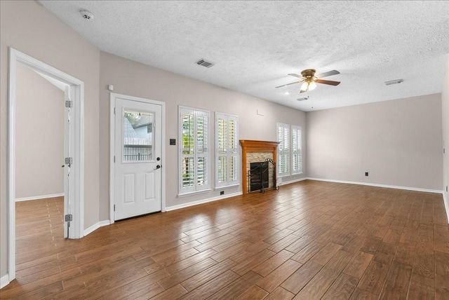 1006 Chesterwood Drive, Pearland, TX 77581
