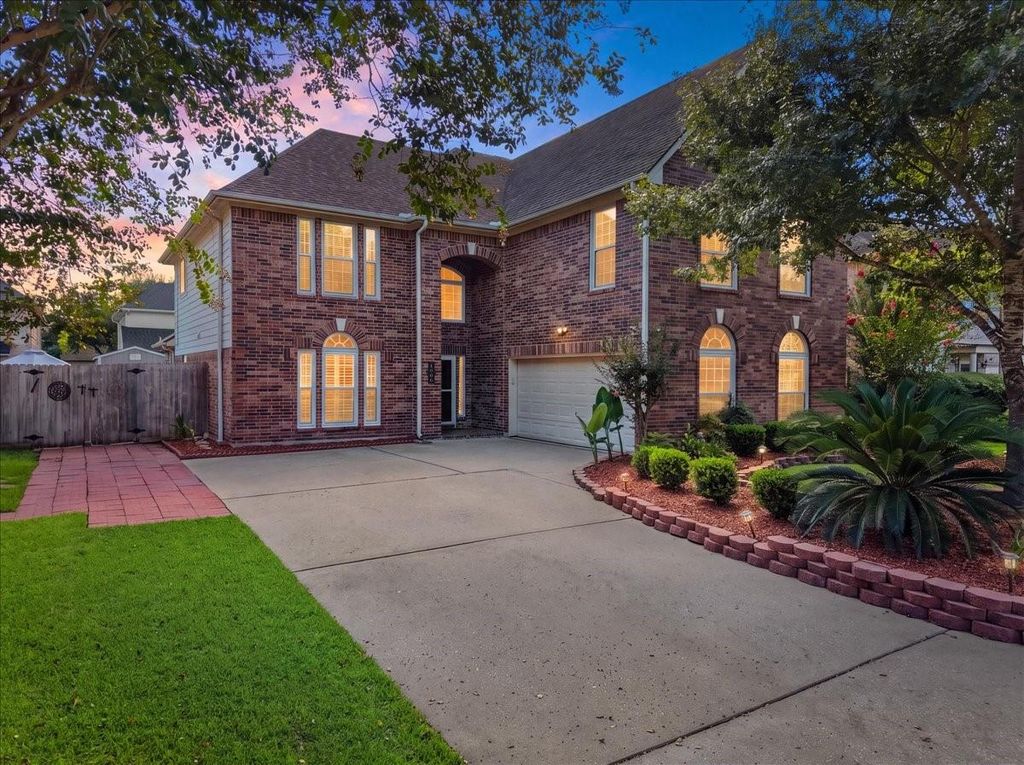 1006 Chesterwood Drive, Pearland, TX 77581