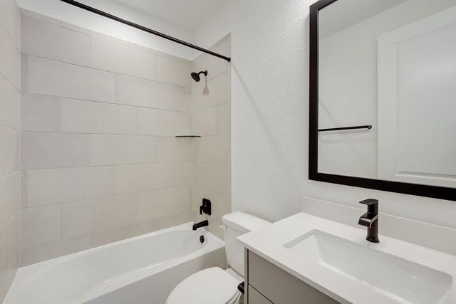 440 Burlington DR, Buda, TX 78610