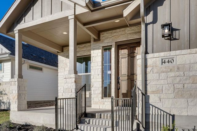 440 Burlington DR, Buda, TX 78610
