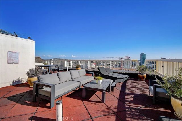 315 W 3rd Street 1006, Long Beach, CA 90802