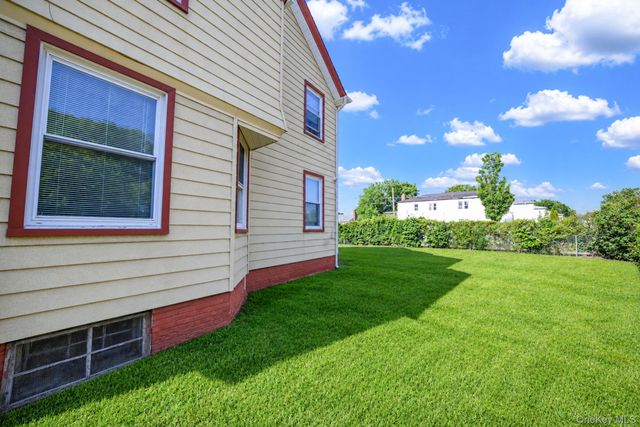 12-52 Bay Park Place, Bayswater, NY 11691