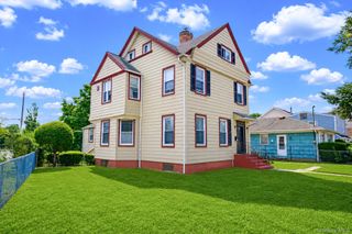 12-52 Bay Park Place, Bayswater, NY 11691