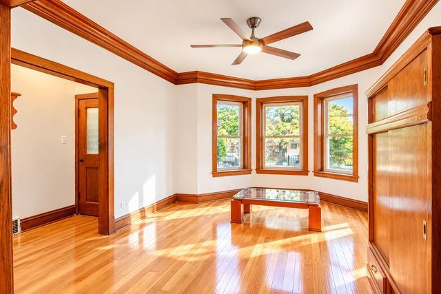 3916 N Kedzie Avenue 1, Chicago, IL 60618