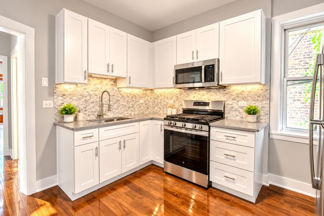 3916 N Kedzie Avenue 1, Chicago, IL 60618