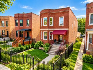 3916 N Kedzie Avenue 1, Chicago, IL 60618