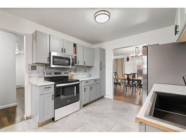 1018 N Murray Blvd, Colorado Springs, CO 80915