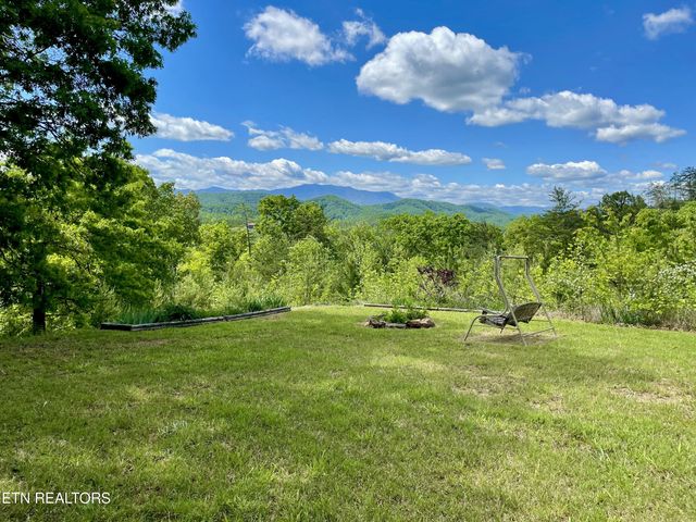 1033 Shell Mountain Rd, Sevierville, TN 37876