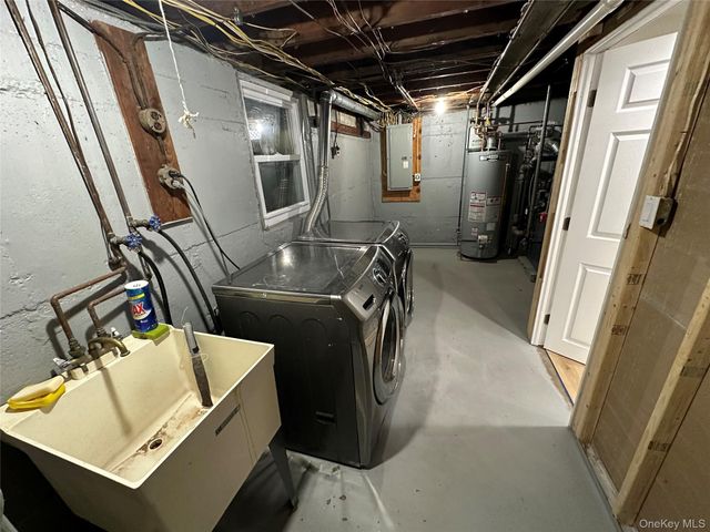 75 Cornwell Avenue, Williston Park, NY 11596