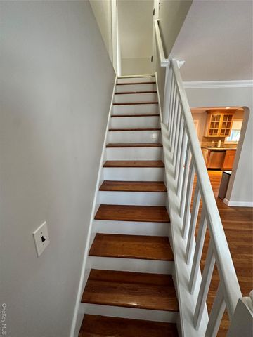 75 Cornwell Avenue, Williston Park, NY 11596