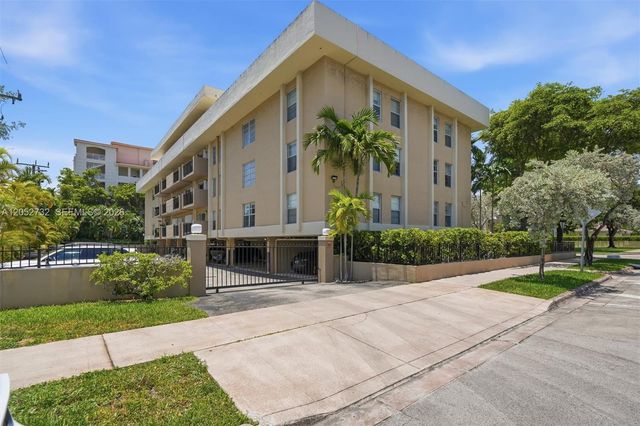 110 Salamanca Avenue 202, Coral Gables, FL 33134