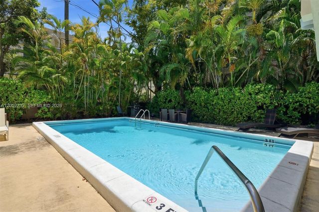 110 Salamanca Avenue 202, Coral Gables, FL 33134