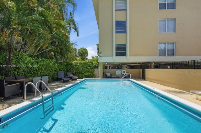 110 Salamanca Avenue 202, Coral Gables, FL 33134