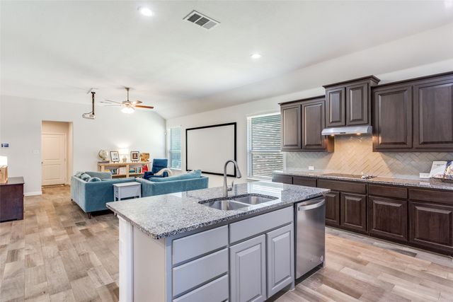 7817 Bella Way, Arlington, TX 76001