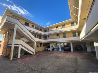 1209 10th Avenue 302, Honolulu, HI 96816