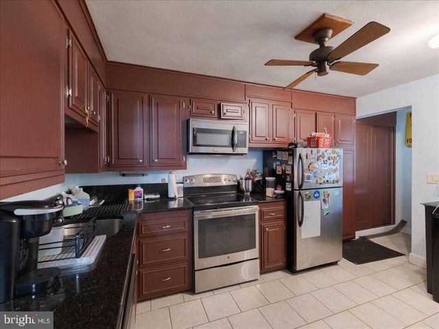 112 5TH AVE, Phoenixville, PA 19460