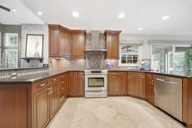 1339 Beckett Lane, Schaumburg, IL 60173