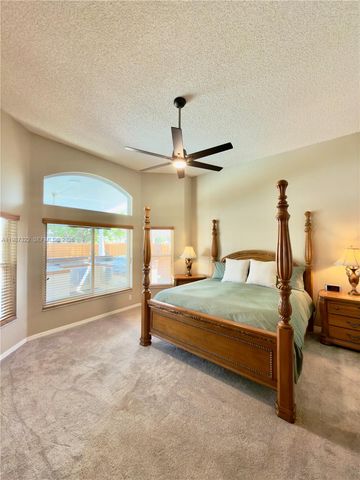 2319 NW 193rd Ave, Pembroke Pines, FL 33029