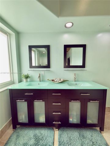 2319 NW 193rd Ave, Pembroke Pines, FL 33029