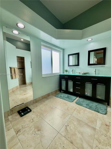 2319 NW 193rd Ave, Pembroke Pines, FL 33029