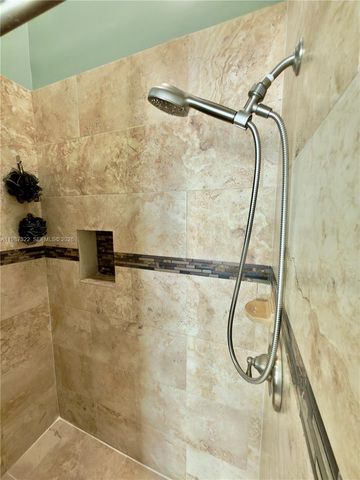 2319 NW 193rd Ave, Pembroke Pines, FL 33029