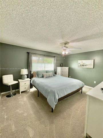 2319 NW 193rd Ave, Pembroke Pines, FL 33029