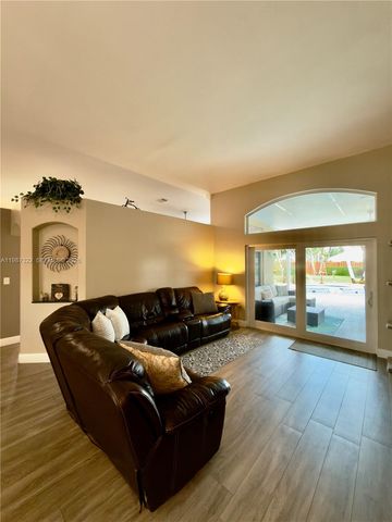 2319 NW 193rd Ave, Pembroke Pines, FL 33029