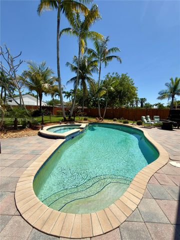 2319 NW 193rd Ave, Pembroke Pines, FL 33029