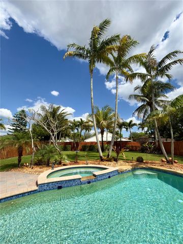 2319 NW 193rd Ave, Pembroke Pines, FL 33029