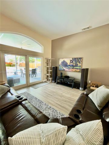 2319 NW 193rd Ave, Pembroke Pines, FL 33029